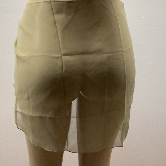 Zuliana lettuce trim tie sarong. 
Best fits size S/M. Made in USA NWT - Picture 4 of 4